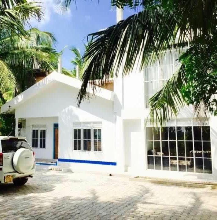 The House , Nilaveli , * Тринкомали