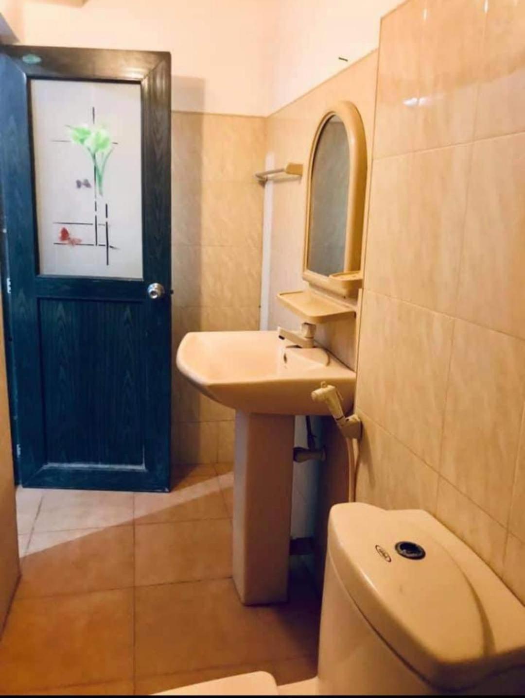 Проживание в семье The House , Nilaveli , Тринкомали